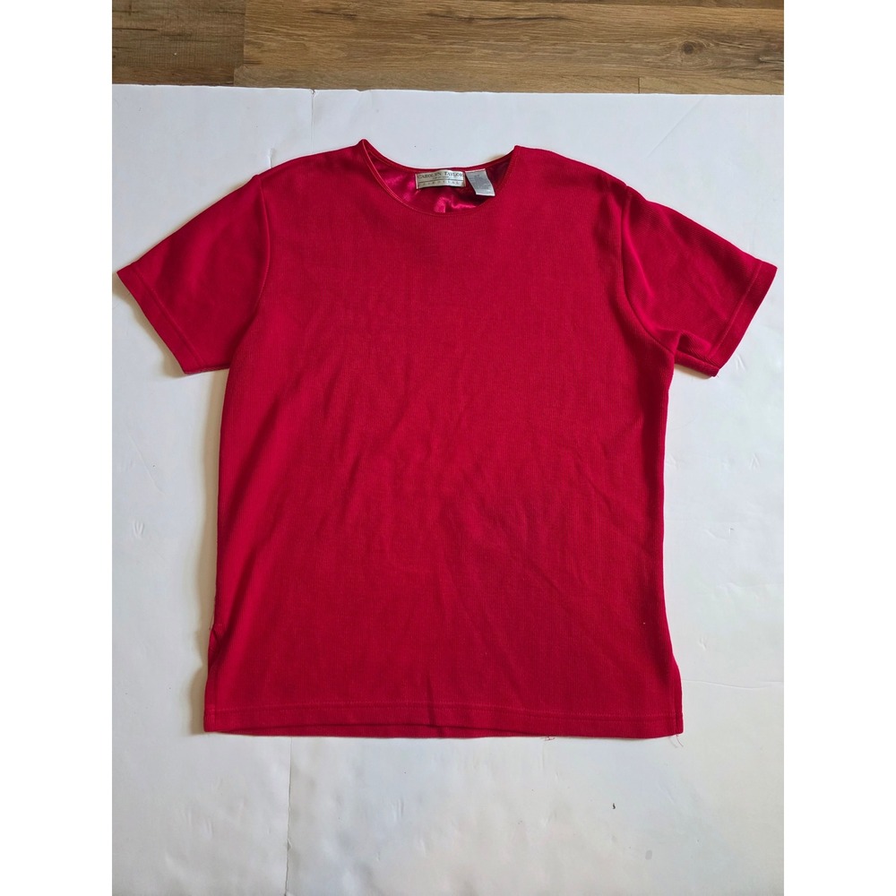 Carolyn Taylor Red Ribbed Knit Short Sleeve Top Crew Neck Satin Trim Size Medium